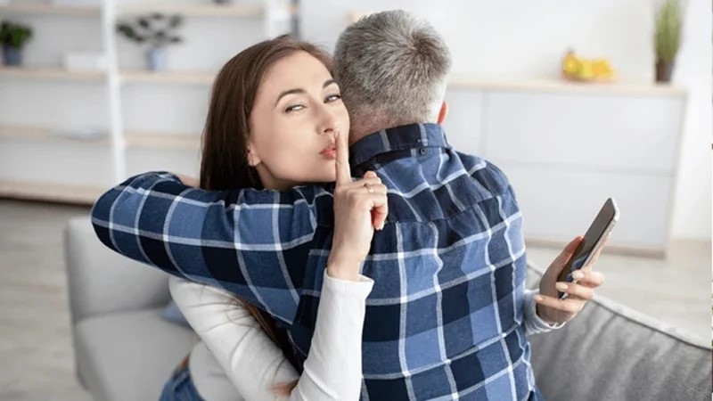 2024-Novemer 18/Lover Fraud.jpg